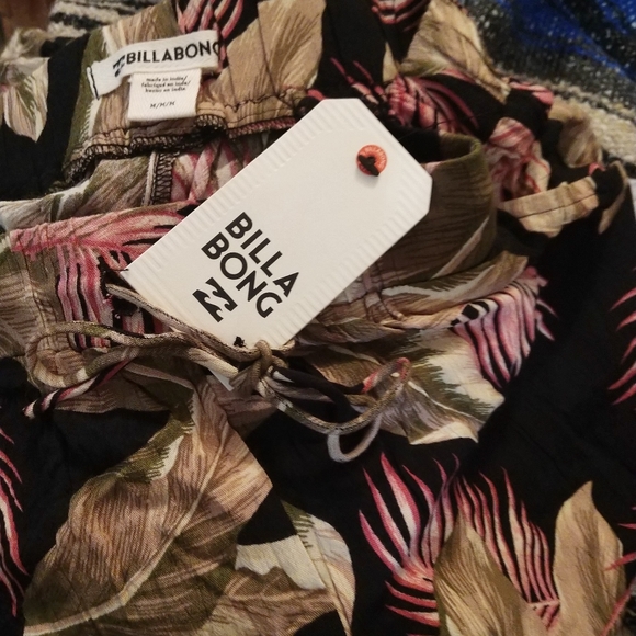 Pants - Picture 3 of 4